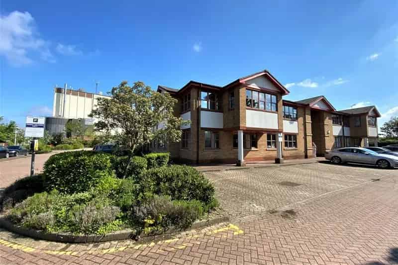 2401 sq ft Office Building Near Witham Station