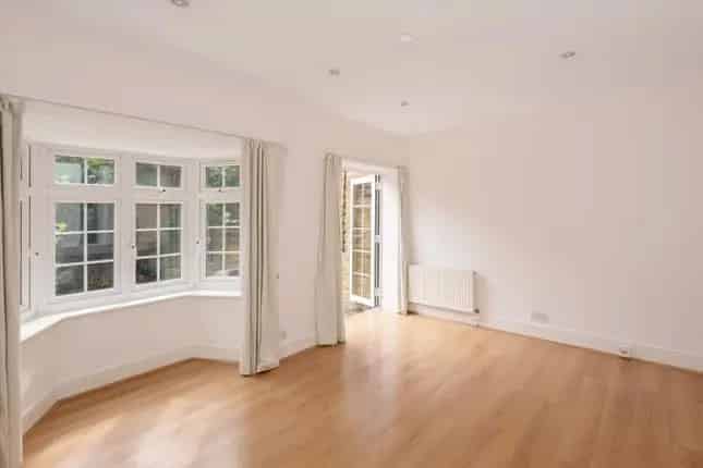 Four Bedroom Grade II Listed House for Sale St Johns Wood Terrace London