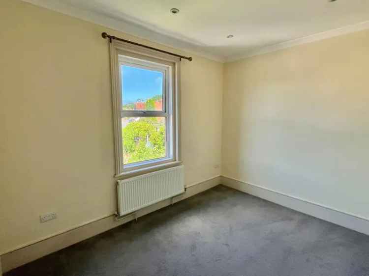 2 Bedroom Flat for Sale Lyminge Kent