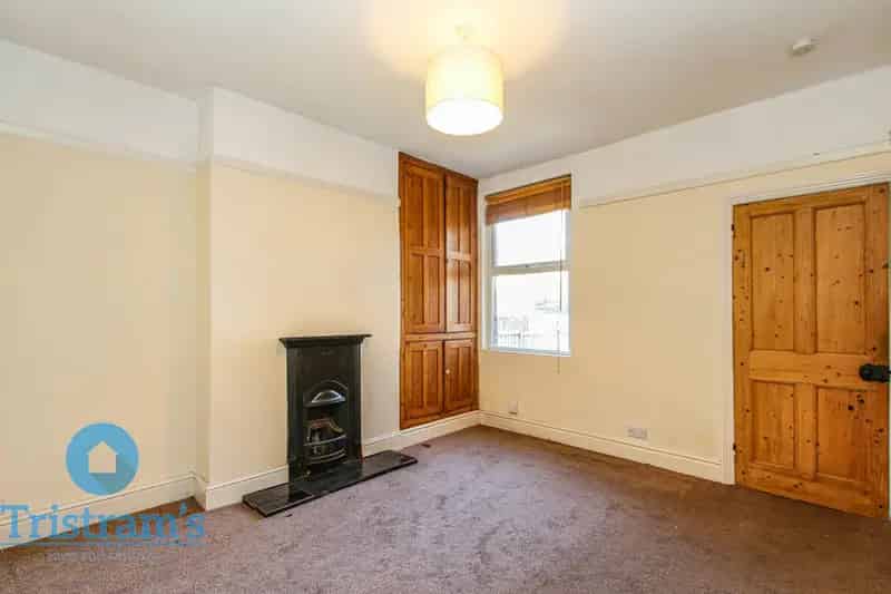 2 Bedroom End Terrace House for Rent