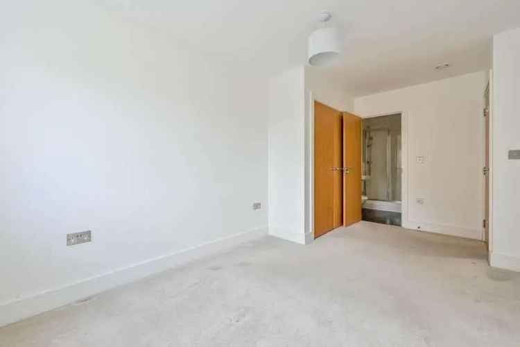 2 Bed Flat for Sale near Guildford Station