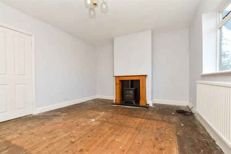 3 Bedroom Semi-Detached House for Sale in Cuckfield