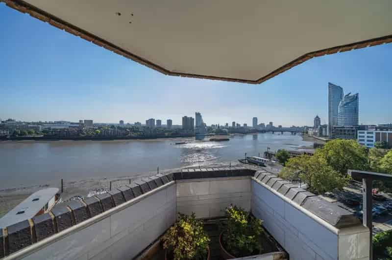2 Bedroom Flat Chelsea River Views
