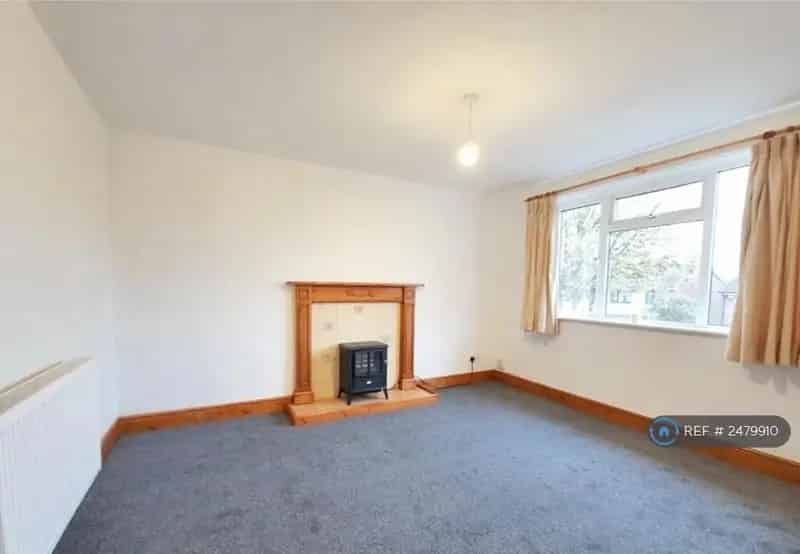 1 Bedroom Maisonette Near Amenities