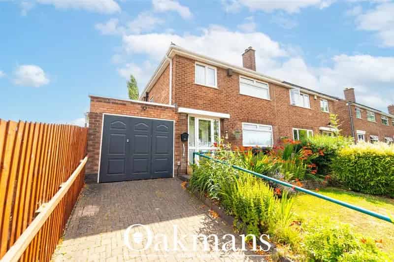 3 Bedroom Semi-Detached House for Sale in Birmingham