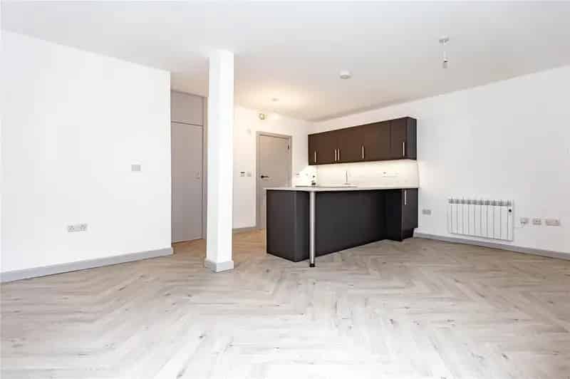 1 Bedroom Apartment to Rent July Modern Unfurnished