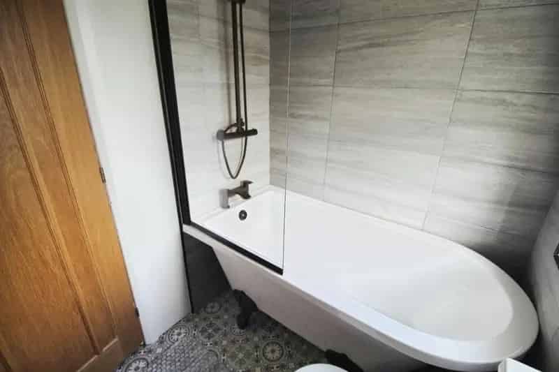 3 Bed House for Sale Near Metrolink