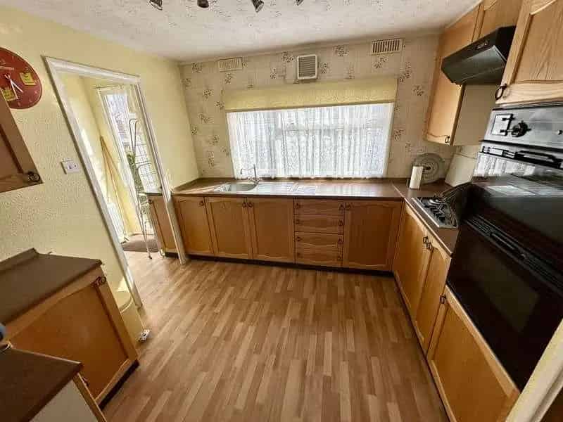 2 bed property for sale
