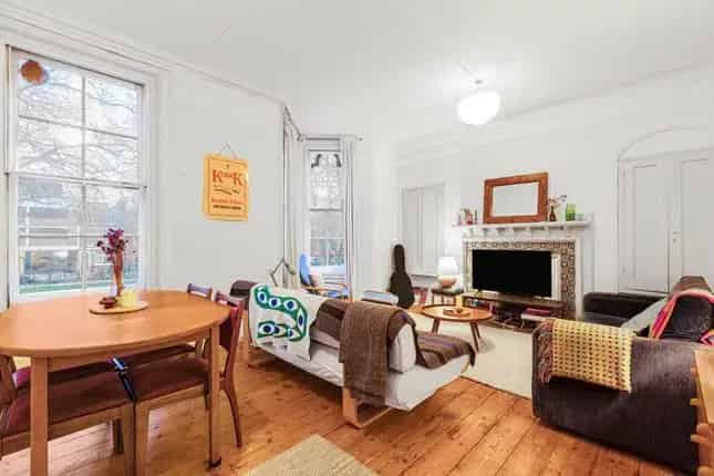 Grade II Listed House Hoxton Square 6 Beds 4 Baths 3400 sq ft