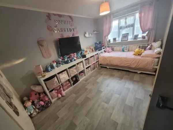 Flat For Rent in Maldon, England