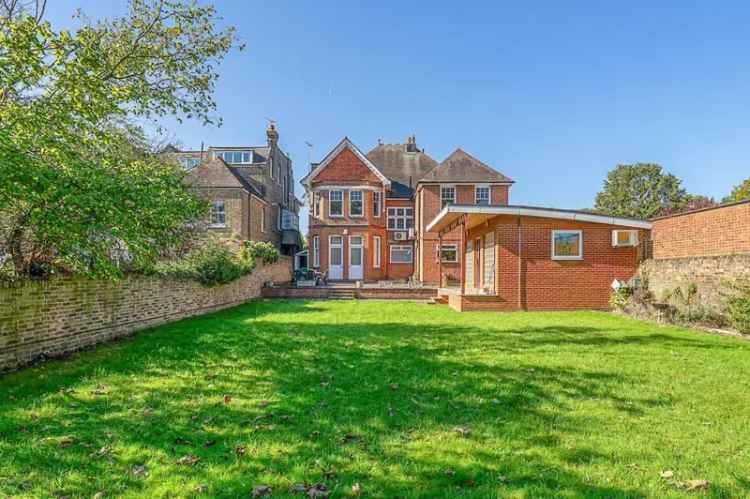 6 bedroom detached house for sale