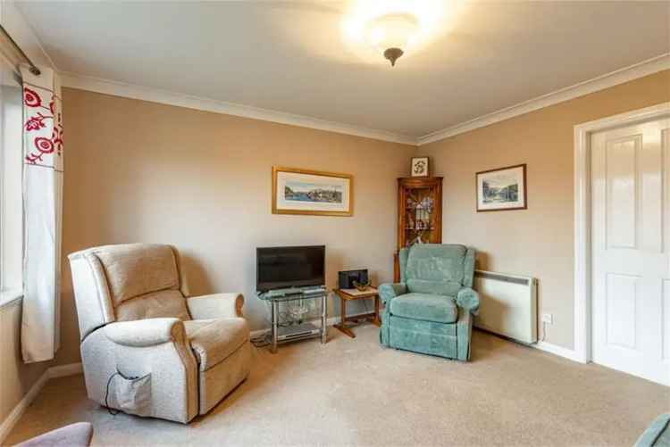 2 Bed Semi Detached House with 1 Reception Room
