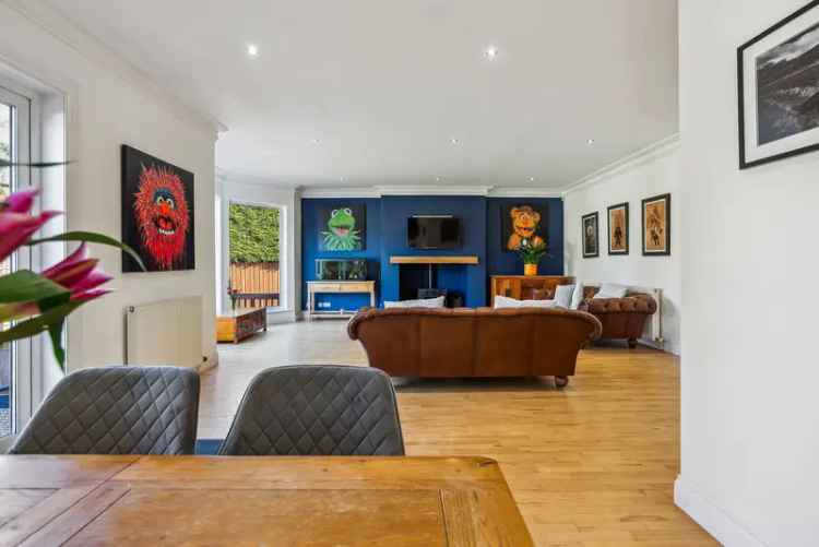 Stunning Bearsden Bungalow 2804 sq ft 5 Beds 2 Baths Large Garden
