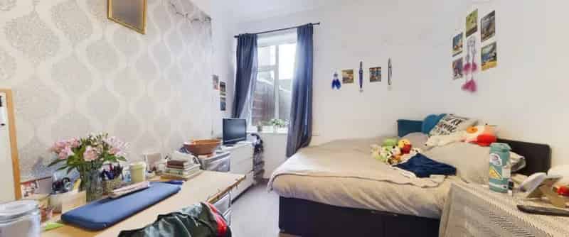 6 Bedroom HMO Investment Property For Sale