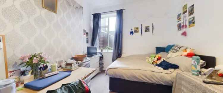 6 Bedroom HMO Investment Property For Sale