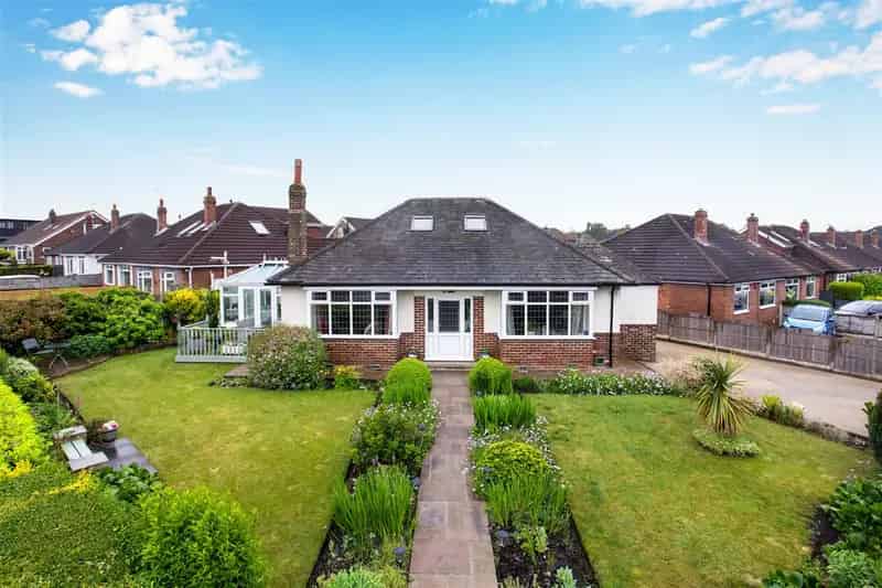 2 Bedroom Detached Bungalow House to Rent