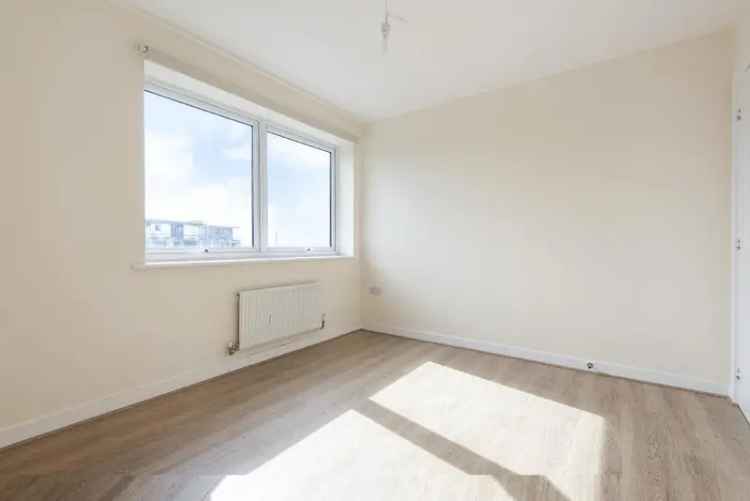 Flat For Sale in London, England