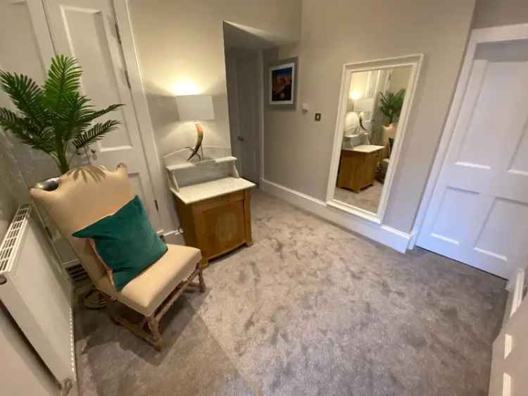 2 Bedroom Ground Floor Maisonette Bruntsfield