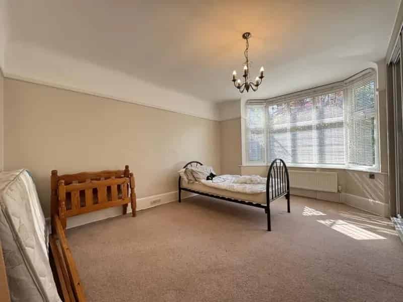 2 Bedroom Ground Floor Flat Southbourne Private Garden