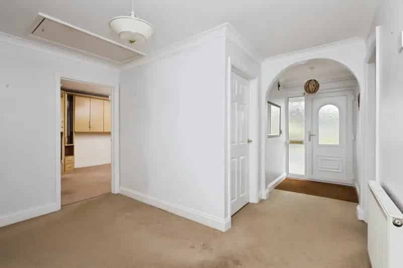 3-Bed Detached Bungalow Near Polegate Stunning Garden South Downs Views