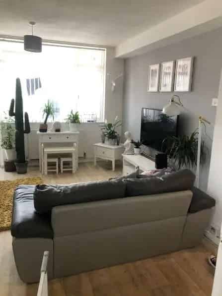6 Floor Flat with Balcony and Car Park