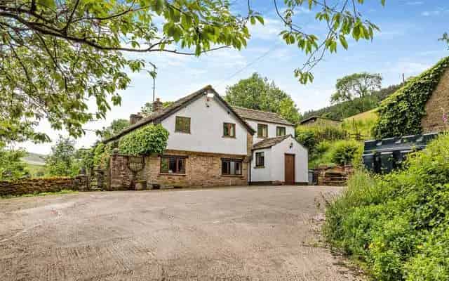 17th Century Farmhouse 8 Acres Fishing Lake Stables Cheshire