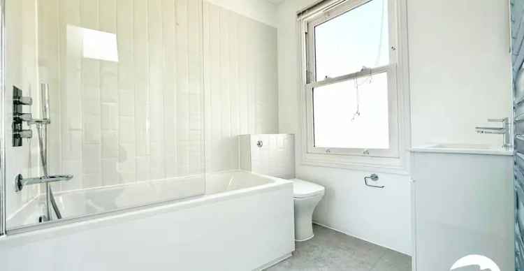 2 Bedroom Split Level Flat for Sale in Lewisham SE13