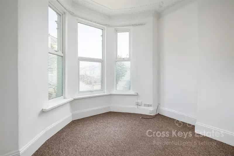 1 Bedroom Apartment House to Rent