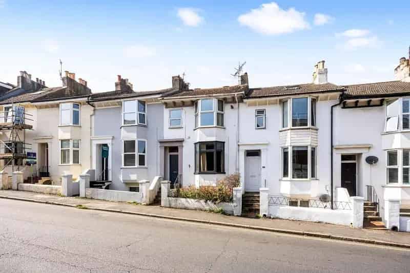 3 Bedroom Apartment for Sale Near Brighton Station