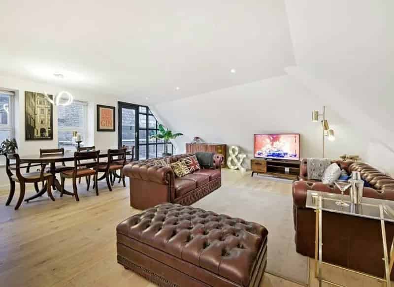 City Centre 3-Bed Penthouse Apartment Near Liverpool Street Station