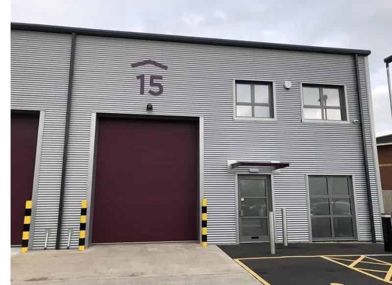 Modern Industrial Unit For Sale - Freehold - Excellent M40 Access