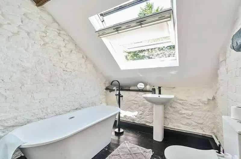 3 Bed Period Cottage with Converted Barn and Large Garden