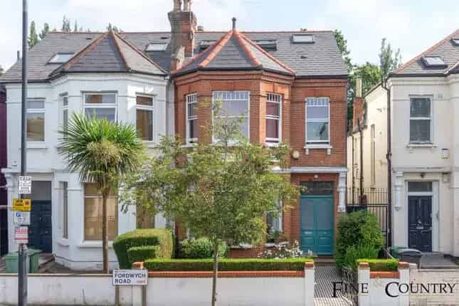 5 Bedroom Semi Detached House For Sale In London