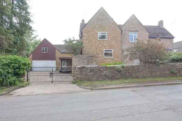 Unique 4500 sq ft House Hook Norton Huge Potential