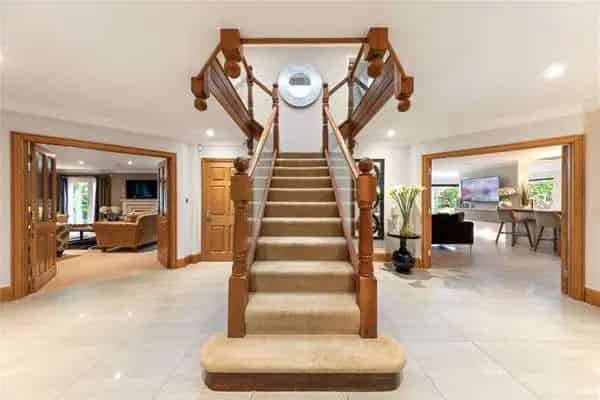 Lakeside Pines Family Home with Hot Tub Sauna and Cinema Room