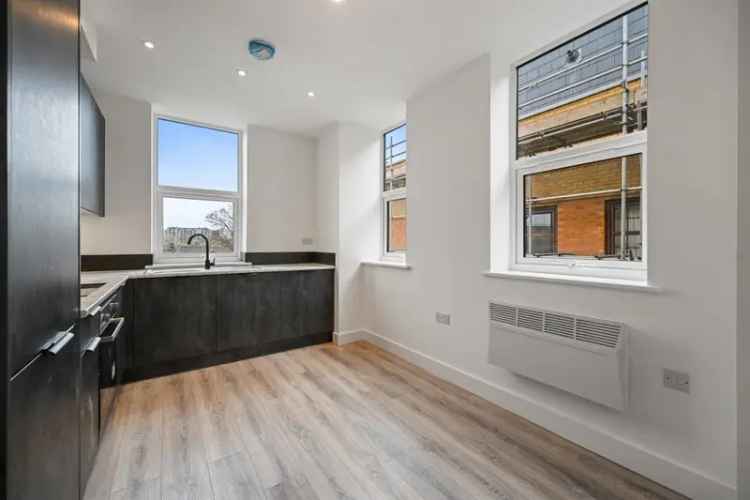 Slough Apartments: Modern Living near Station & Amenities