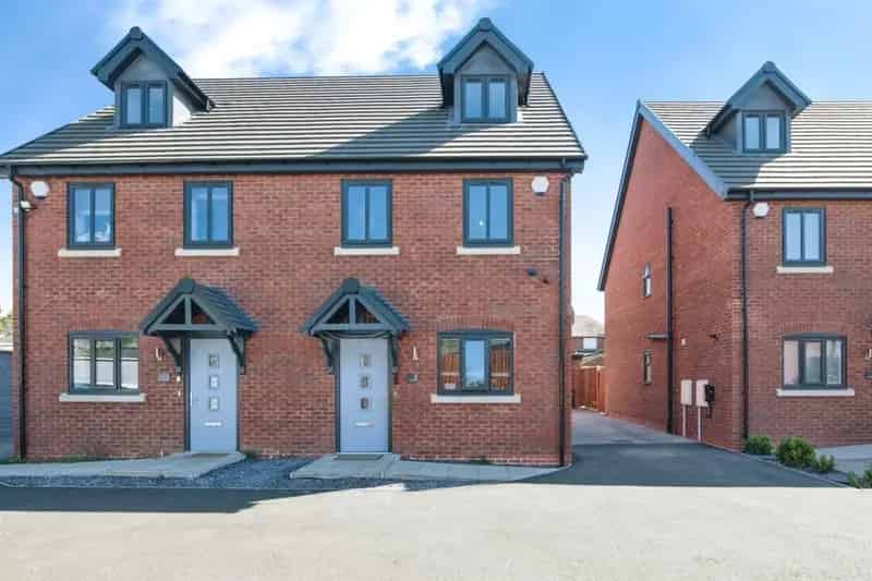 New Gated Community Homes: 2 & 4-Bedroom Houses and Maisonettes
