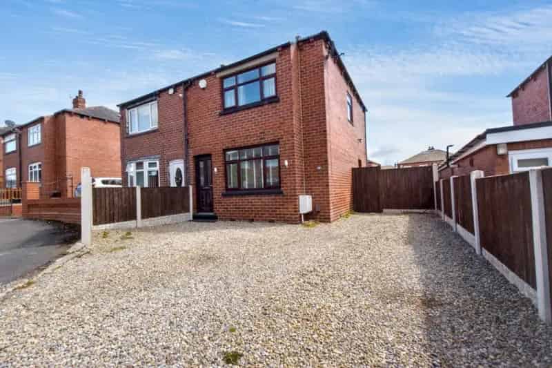Family Home Near Western Flatts Park  3 Beds Semi Detached