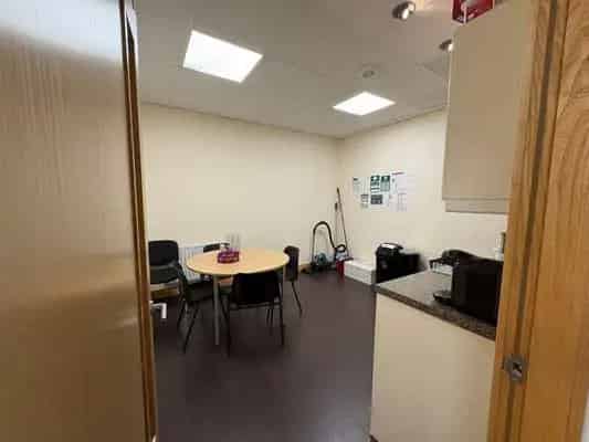 Belfast Office Space to Rent - Modern Unit with Parking