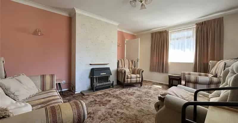 3 Bedroom Bungalow For Sale Walderslade Road