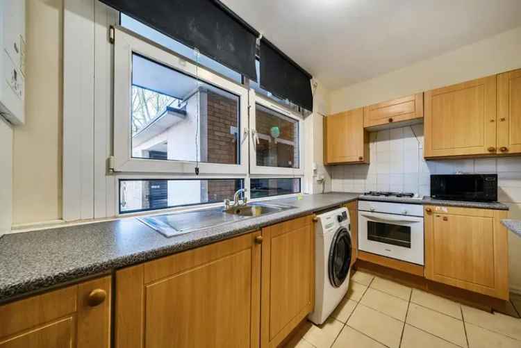 Three Bedroom Maisonette with Parking and Garden