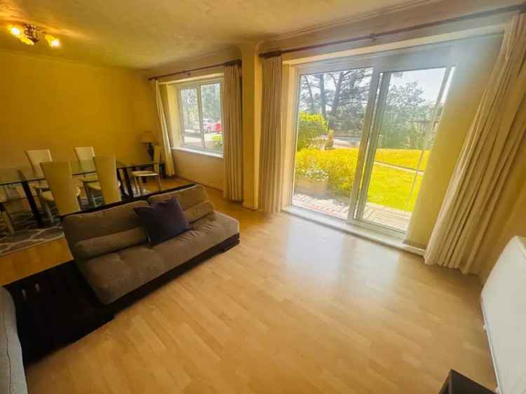 2 Bedroom Flat Zero Deposit Available Large Terrace