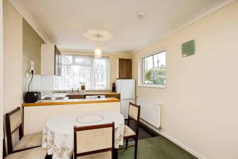 3 Bed Detached Chalet Bungalow Horsham