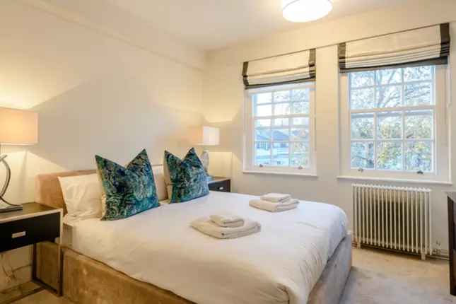 Flat to rent in Pelham Court, Fulham Road, South Kensington, London SW3