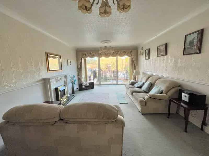 2 bedroom apartment for sale