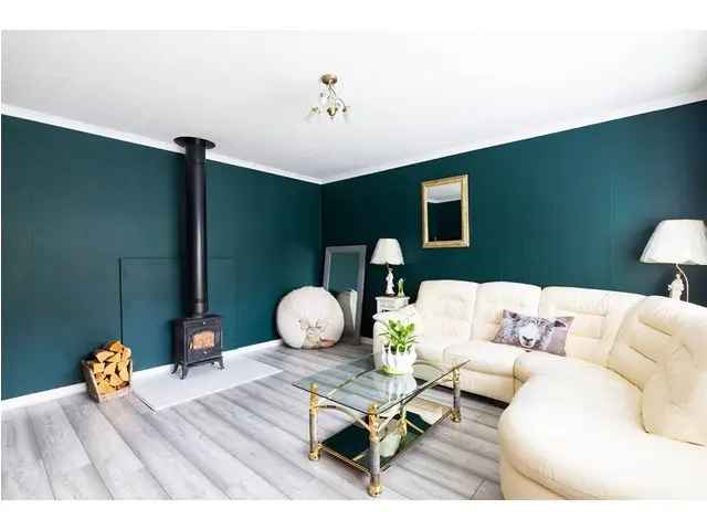 3 Bedroom Detached House For Sale in Kingussie