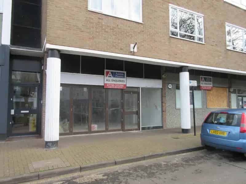 Shepperton High Street Retail Unit Ground Floor WC