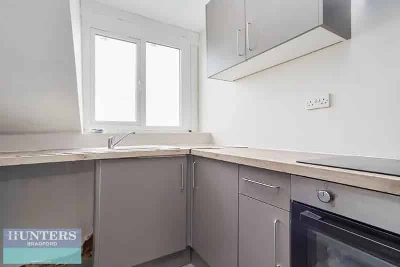 5 Bedroom House Bradford Great Horton Road - Investment Opportunity