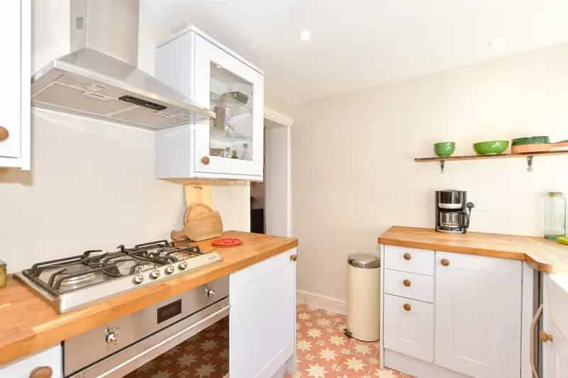 2 Bedroom Terraced House for Sale in Hythe Town Centre