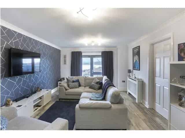 2 Bedroom Flat for Sale River Clyde Views